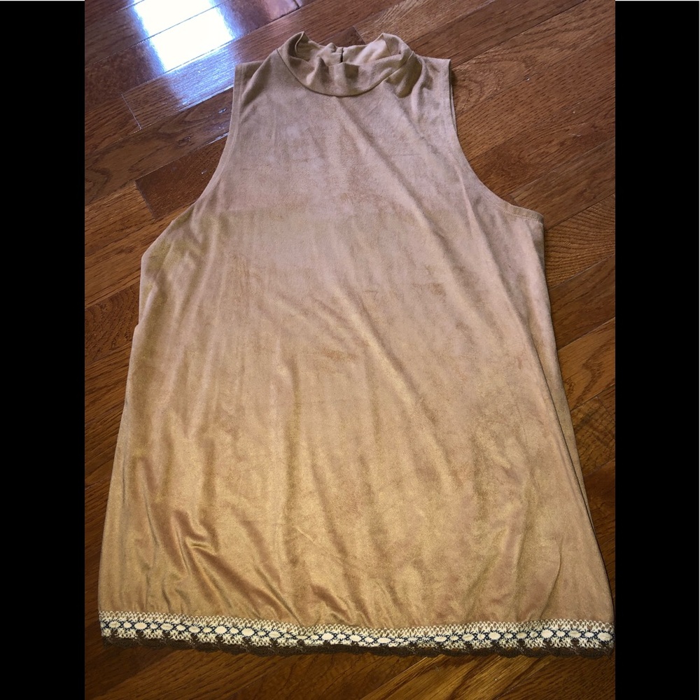 Red Camel Tan Colored Top, Size Medium